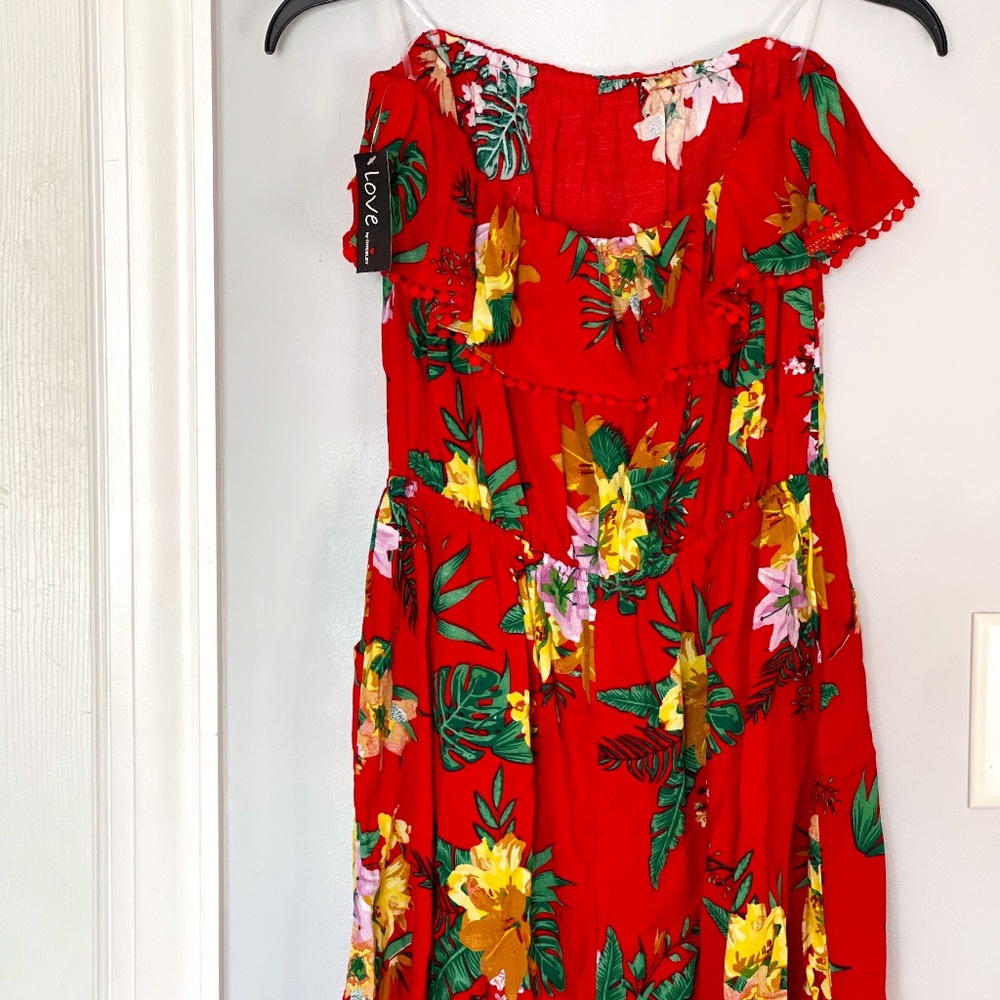 NWT Love by Chelsey Red Floral Strapless Romper